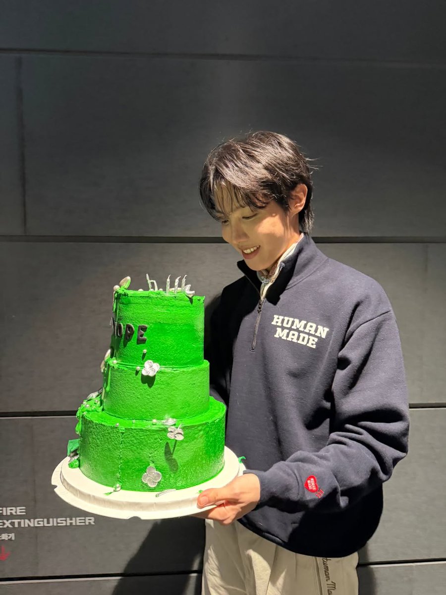 j-hope tweet media
