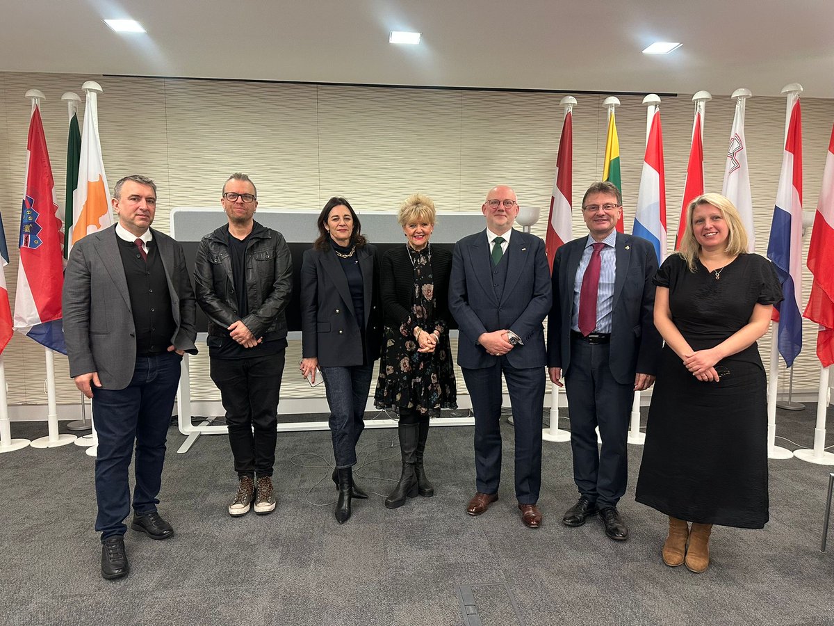 Carry On Touring Campaign tweet media