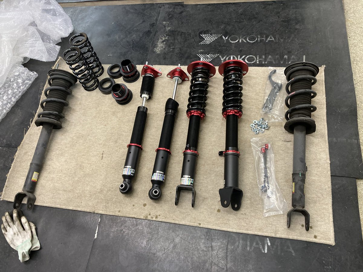 cs_entrust's tweet photo. ブリッツ車高調、ただつけるだけじゃないです、車の仕様で考えながら味付け　街乗りメインのクルマが一番むずいです。お客さん満足でもう次の相談…
レクサスRCブリッツ加工取付タイヤ215／35r20‼️アライメント https://t.co/6q0P0SCtBZ