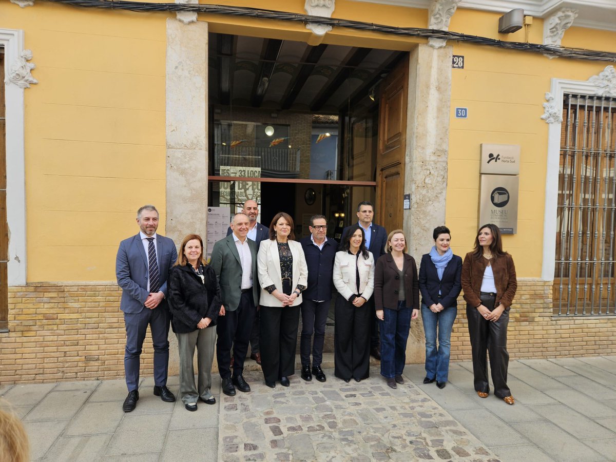 Dipta_cat's tweet photo. El diputat de #ProjectesEuropeus, Vale Pino, participa a la sessió del consell polític de @Partenalia a Torrent (València), on s'ha aprovat una declaració sobre el paper de les administracions locals intermèdies com a interlocutores clau en el marc institucional europeu 🇪🇺 https://t.co/y7okq84GL8