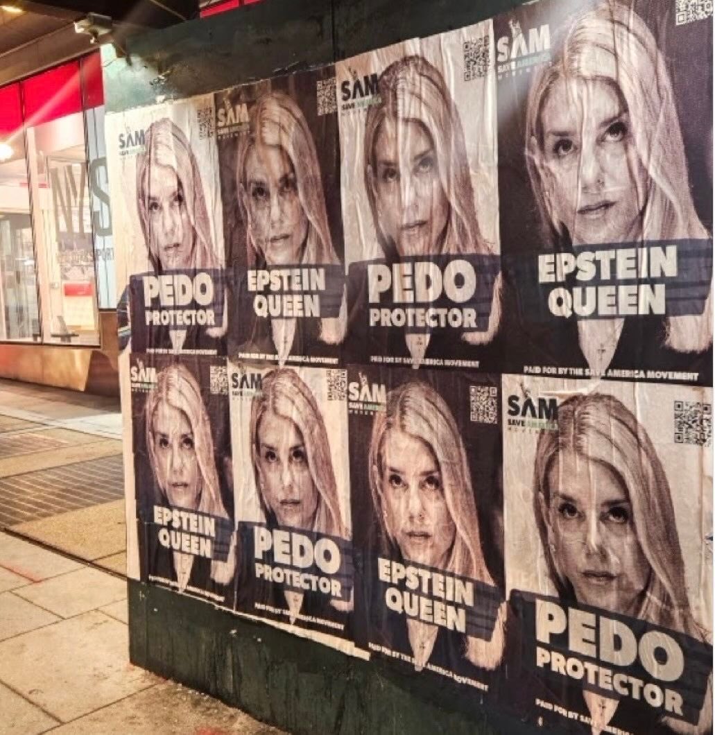 DailyDecency's tweet image. Pam Bondi is finally gaining some traction as AG! I’m so glad she is getting the recognition that she deserves 👏🎉