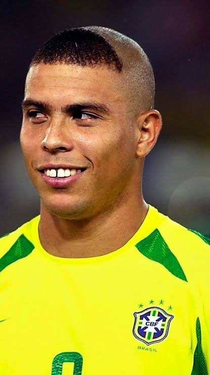 topskillsportuk's tweet photo. 🚨💣 Ronaldo Nazário delivers powerful message on the fight against racism 😳⚽

“The fight against racism is not a fight for 𝐁𝐋𝐀𝐂𝐊 𝐏𝐄𝐎𝐏𝐋𝐄, it is everybody’s fight. We have to fight it every day.

No one is born a racist, somehow they learn to be racist.

We have to fight when they are kids. We have to fight every day and every time. Black people look to footballers in this fight.

We have a voice, a loud voice, we have to scream to the people about that.

I was very glad to participate in the FIFA Legends campaign against racism because I suffered in the past too.

We have to continue to fight and as former football players with a big audience on social media we have to continue to fight every day.”