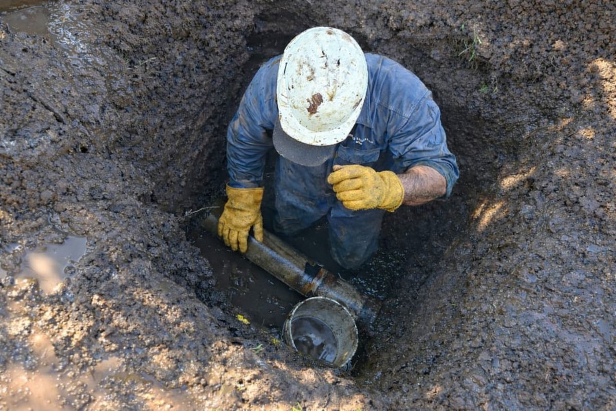 🗓️🛠️ Miércoles, estamos con intervenciones sobre el servicio de agua.

📍 Colombres al 2.900: reparamos una cañería.
📍 Lamadrid al 4.700: intervenimos válvula esclusa.
📍 Colectora Batán al 9.400: tarea en conducto.

☎️ 0810-6662424.
📲 223-6948900.