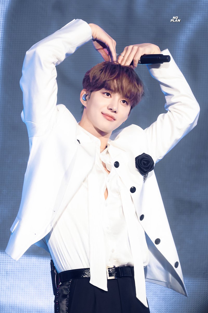 HBD🎂
Time passes, love stays🥰

#28thSweetDelightJUNGWOO
#초록하트가_가득한_정우날
#정우 #JUNGWOO #NCT127