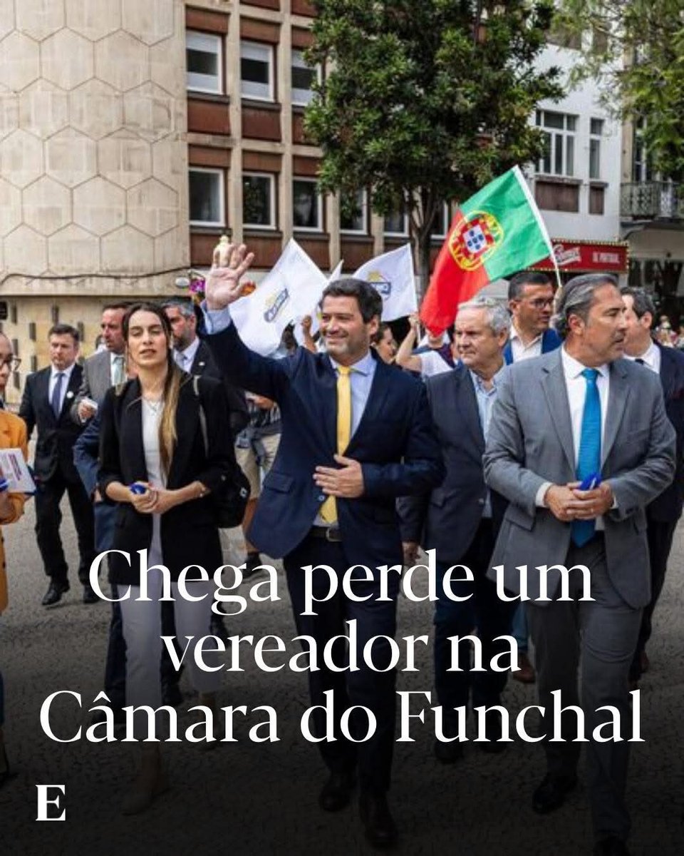 Este partido já vai para aí no 10° vereador eleito nem há quatro meses que salta fora. 

Gente reles e oportunista que usou o partido como plataforma para o típico tacho.

E há 1,5 milhões de labregos a votar nisto!

Portugal precisa de uma cura!