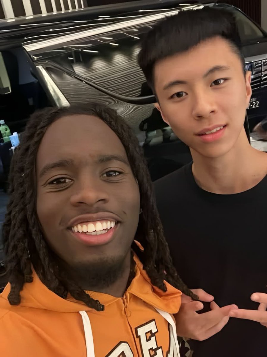 bro look at this shii😭