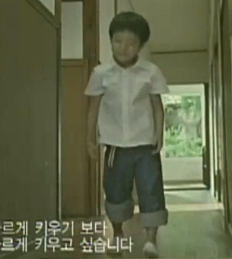 โตขึ้นเมื่อไหร่มารีดผ้าเองนะ ไม่รีดให้แล้ว

รุ้แล่ว!