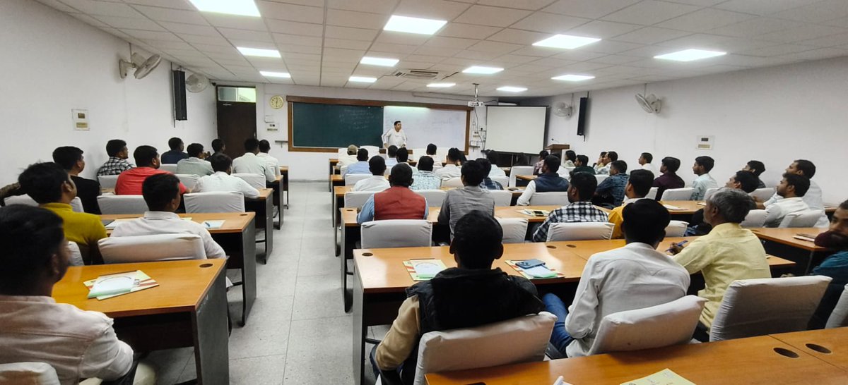 DeptCooperative's tweet image. दिनांक 18 फरवरी 2026 को बिहार राज्य सब्जी प्रसंस्करण एवं विपणन सहकारी फेडरेशन लिमिटेड (वेजफेड) के सहायक पर्यवेक्षकों के लिए प्रशिक्षण कार्यक्रम का आयोजन किया गया।
@MLCBJPPramod
@DSinghIAS
@RCS_Bihar
@IPRDBihar
#vegfed
#vegetables