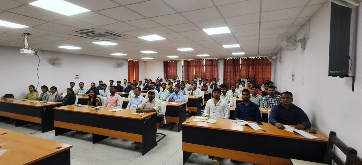 DeptCooperative's tweet image. दिनांक 18 फरवरी 2026 को बिहार राज्य सब्जी प्रसंस्करण एवं विपणन सहकारी फेडरेशन लिमिटेड (वेजफेड) के सहायक पर्यवेक्षकों के लिए प्रशिक्षण कार्यक्रम का आयोजन किया गया।
@MLCBJPPramod
@DSinghIAS
@RCS_Bihar
@IPRDBihar
#vegfed
#vegetables