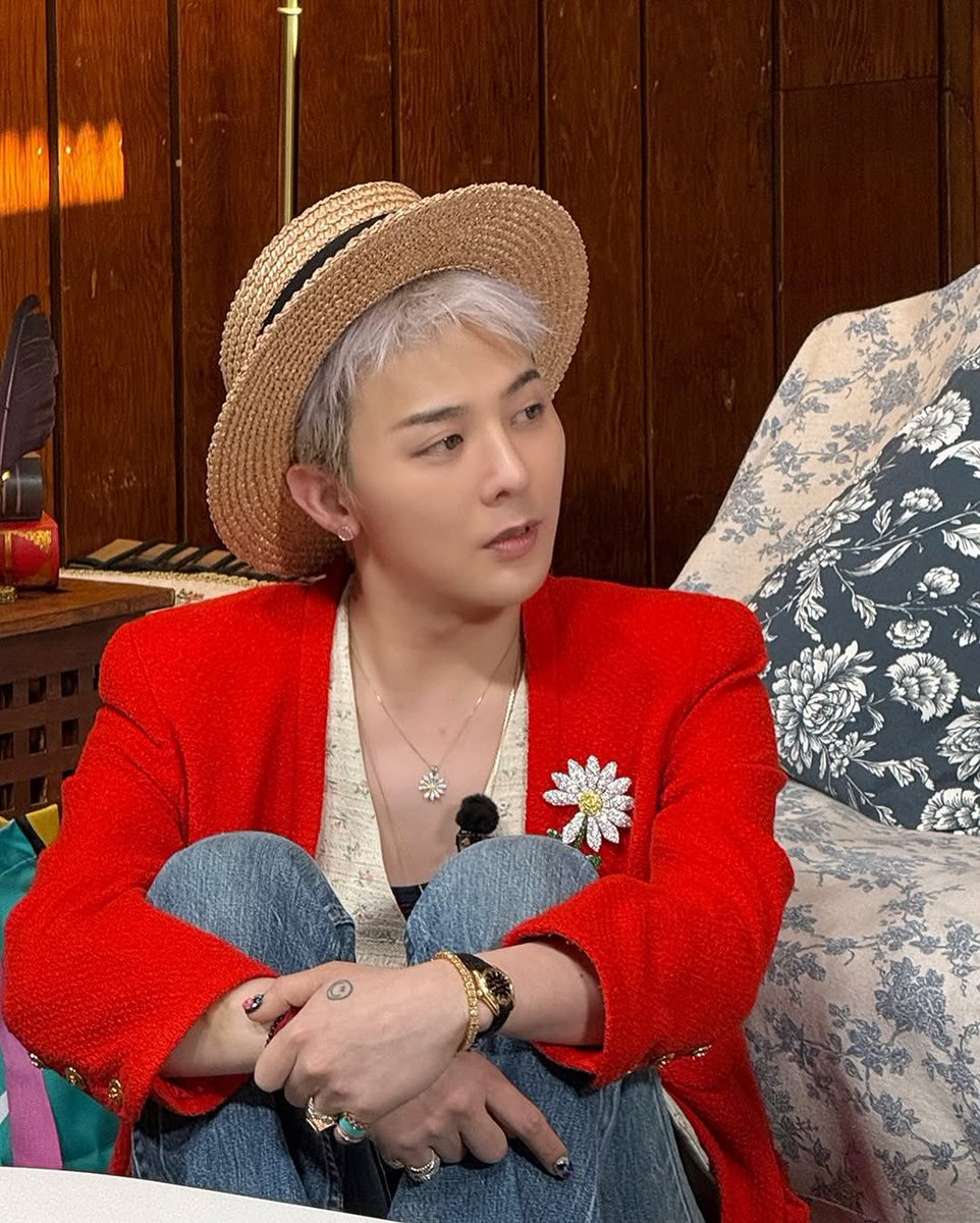 이 의상도 씁 했는데
드라공 얼굴이 살림