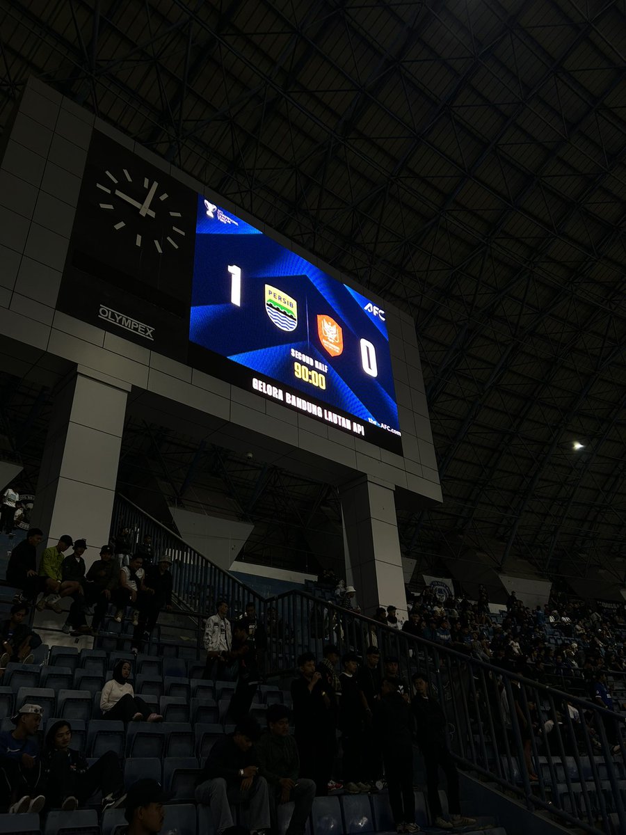 𝟐 𝟎 𝟗 𝕭𝖔𝖇𝖔𝖙𝖔𝕳. tweet media