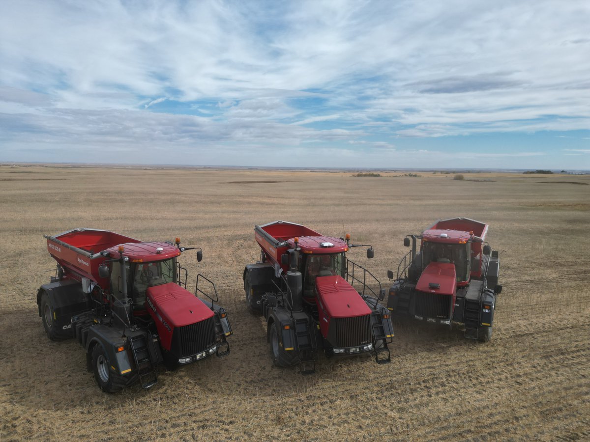 VentureAgri's tweet photo. 2026 margins look like they will be tight.   If your agronomist is on your side they should be recommending the most cost effective S product for your farm.   #biosul Costs are key.  Spend less.  No S in the drill.  More acres per fill.  Contact us for info in your area. https://t.co/0HYvAM3AQl