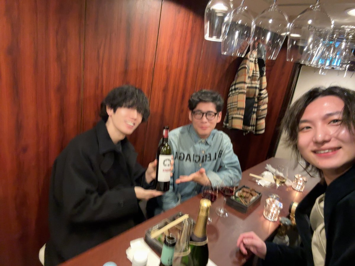 #みんなのBar銀座 シーズン2

美容クリニックで活躍する

宮本さんが遊びに来てくれました🍷

お仕事帰りにありがとうございます😊