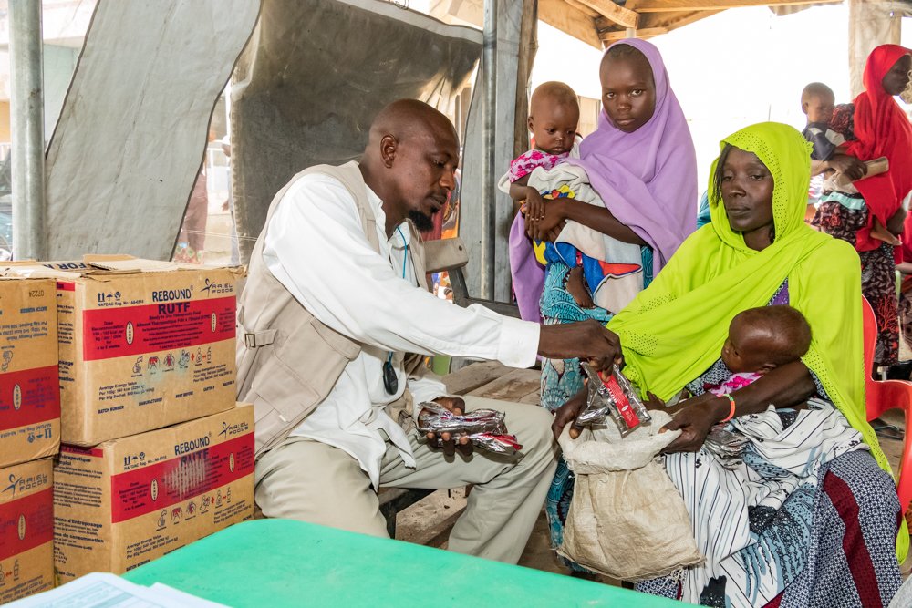 UNICEF_Nigeria's tweet photo. From Kaga to Yusufari in northeast #Nigeria, #RUTF is giving children a chance to life and a right to health.
The Ready-to-use Therapeutic Food #RUTF is a medication helping children to recover fully from malnutrition.
Thanks to @UNCERF for support! https://t.co/k3yMmPg6Oo