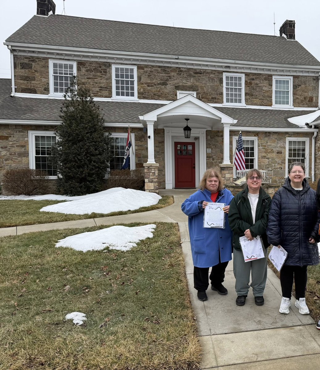 WCBAinPA's tweet photo. Who doesn’t love a good ‘ole fashioned field trip! 🚐

On Monday, our group traveled East to visit Lincoln Highway Experience Museum, where they explored fascinating artifacts dating back to the 1930s and learned about the rich history of America’s first coast-to-coast highway. https://t.co/DblV259CDf