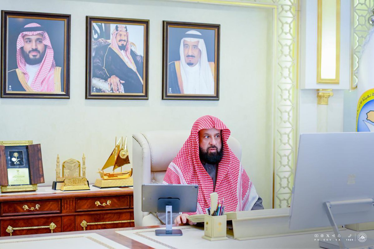 تضمن 300 محتوى توعوي و 5 معارض متنقلة و 15 منصة حديثة..
الرئيس العام لـ #هيئة_الأمر_بالمعروف والنهي عن المنكر يطلق البرنامج التوعوي «لعلكم تتقون».

pv.gov.sa/news/Pages/N2-…