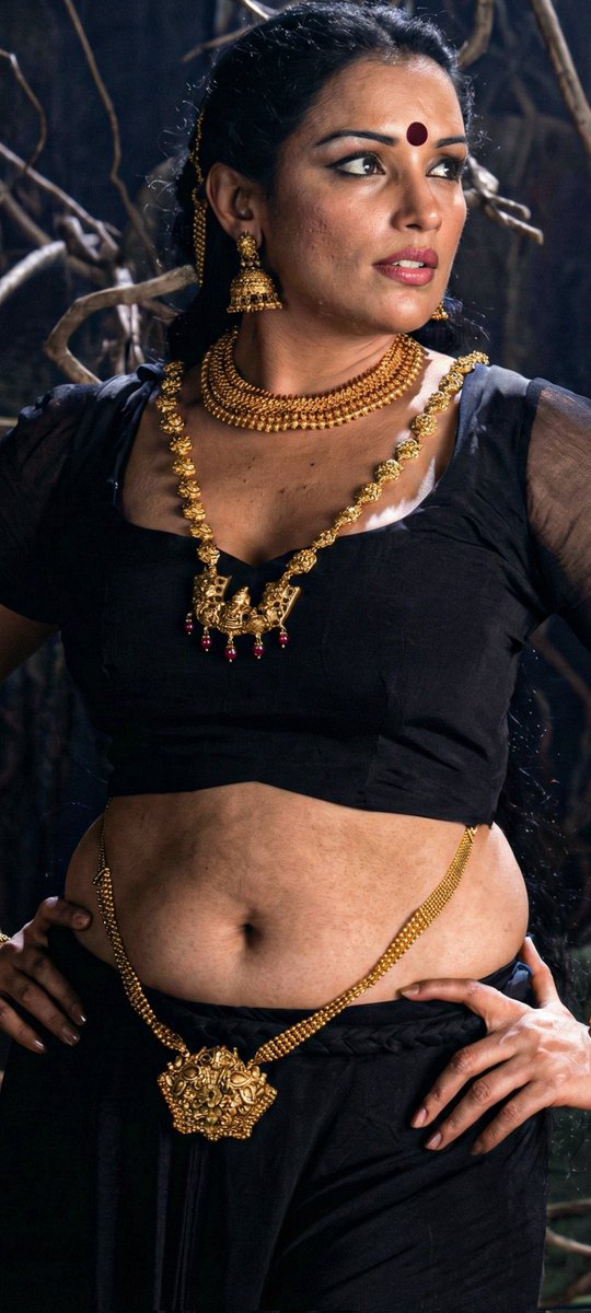 Keerthyfanoff's tweet image. #swethamenon