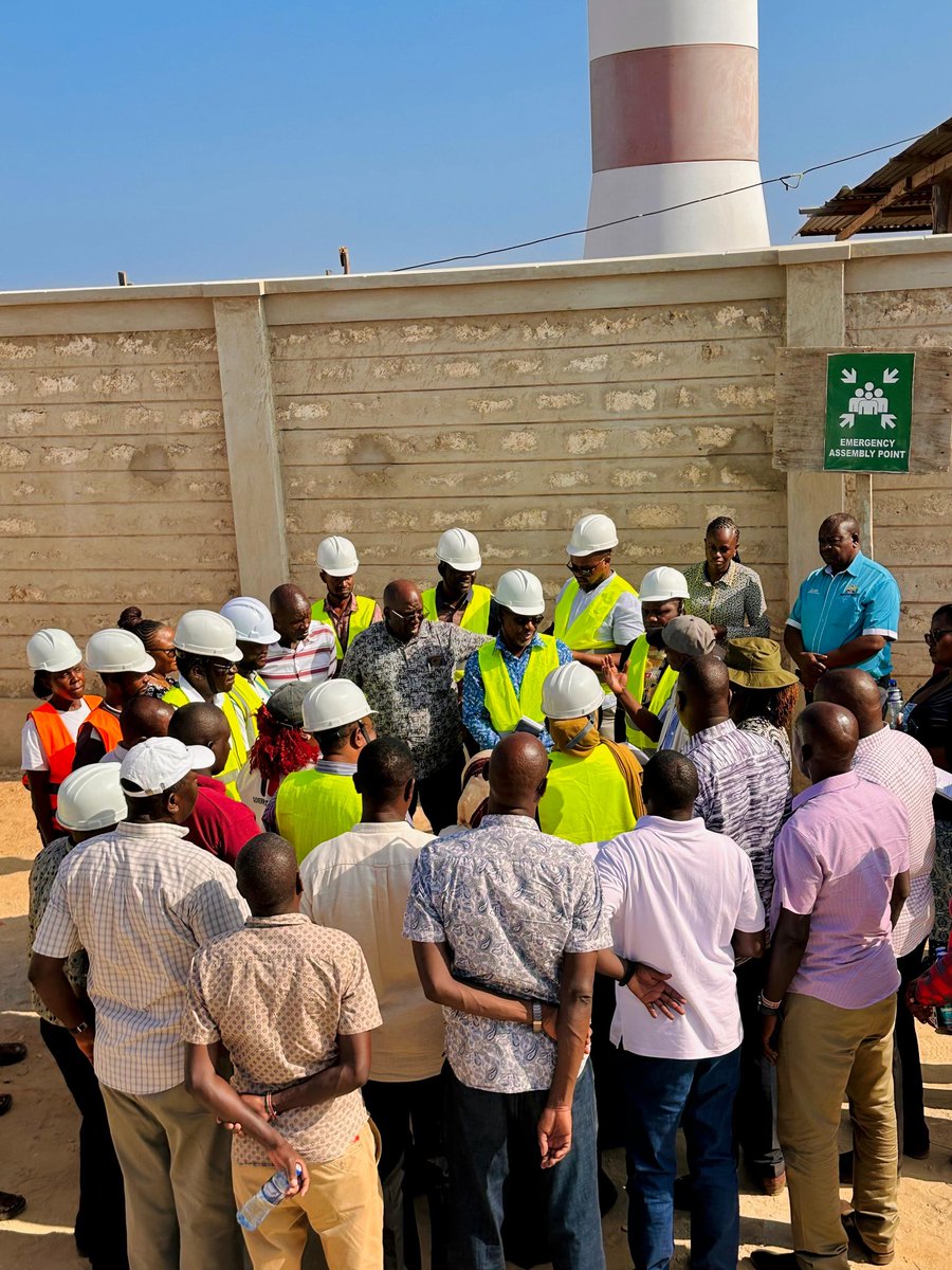 JomeliMalidadi's tweet photo. Folks we were honoured to host the Government's Delivery Unit in Lamu County to inspect ongoing National Projects. For the first time Development is happening in every County in the Republic of Kenya 🇰🇪 at the same time No Region is left Behind. God bless Kenya. # AHP,#BETA#RPL https://t.co/hoLfFjjM8J