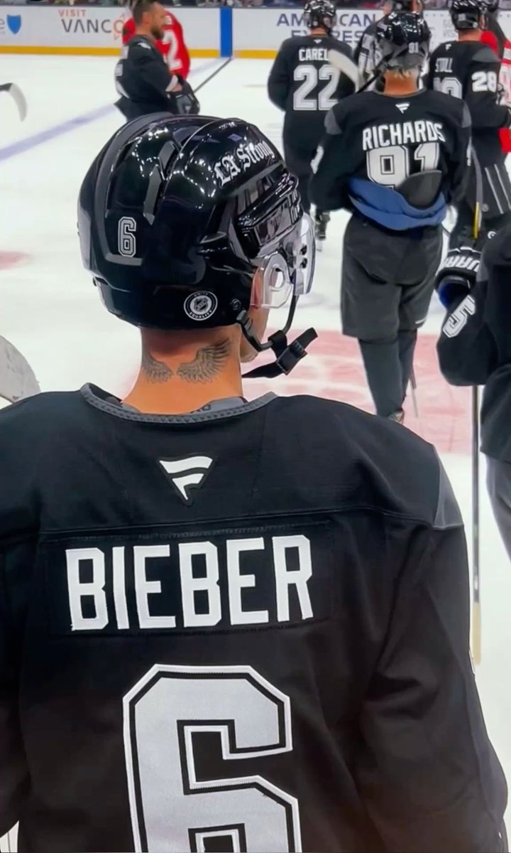 JustinChanges_'s tweet photo. Or before they have their son

Justin Bieber the hockey star player 
and Hails as a WAG 😭 https://t.co/4yDFkmFFAI