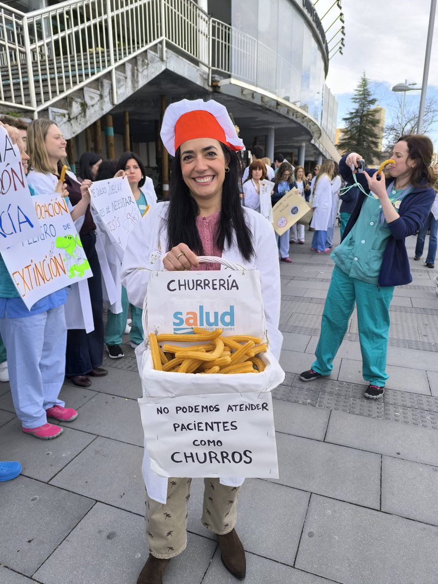 Las personas no son churros.
 No se deben atender en cadena ni por minutos. Sin tiempo real para escuchar y diagnosticar, no podemos garantizar la atención que merecéis.

Esta huelga NO es CONTRA los pacientes. Es POR los pacientes.
No sois números…

Gracias por comprender que