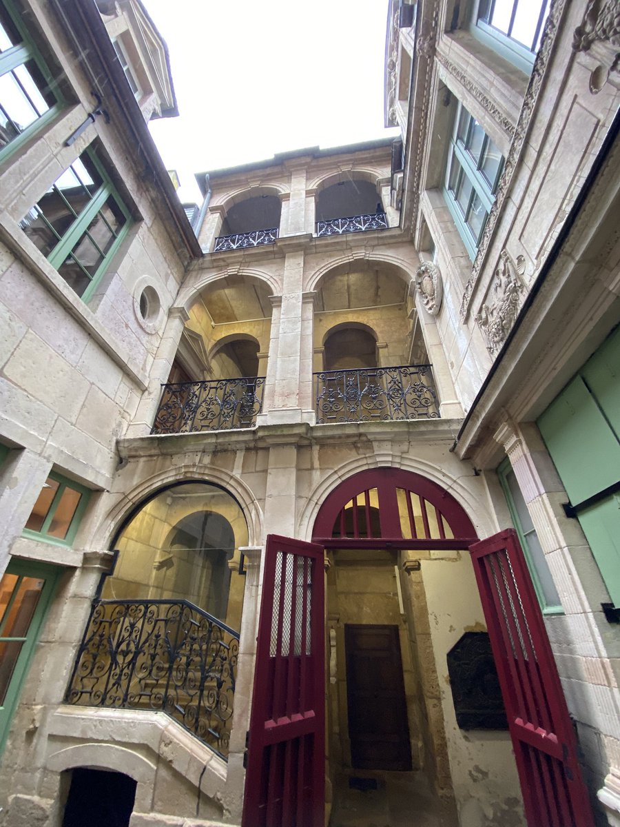 G27Marco's tweet image. #Dijon entre #tradition et #modernité
Nouveau Centre Dauphine