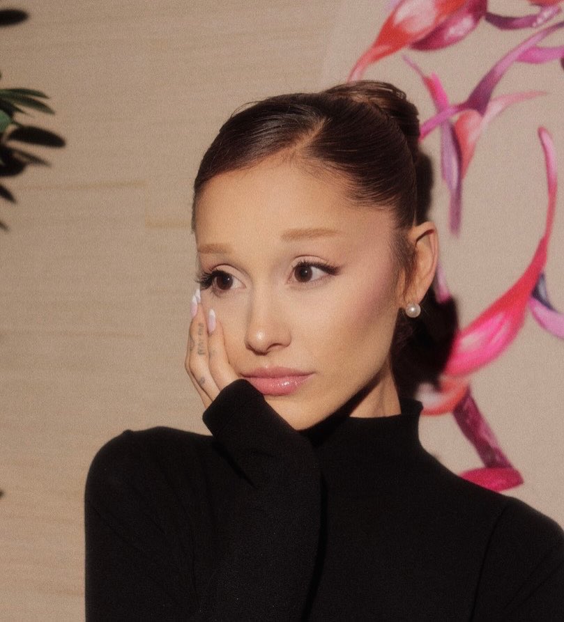ArianaToday's tweet image. ariana grande ranks as the #5 best selling female artist on IFPI’s 2025 list (#11 overall)