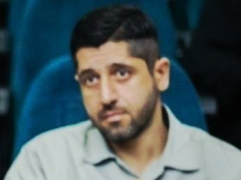 isamanyasin's tweet photo. #محمدامین_بیگلری
 قاضی صلواتی حکم می‌دهد، بدون جرم.
این بچه هم مثل #محمد_حسینی تنهاست 
مثل ایران.

#IranMassacre

Salavati sentences without a crime.
This child stood alonelike Mohammad Hosseini,
like Iran. https://t.co/GFJeeUkZFl