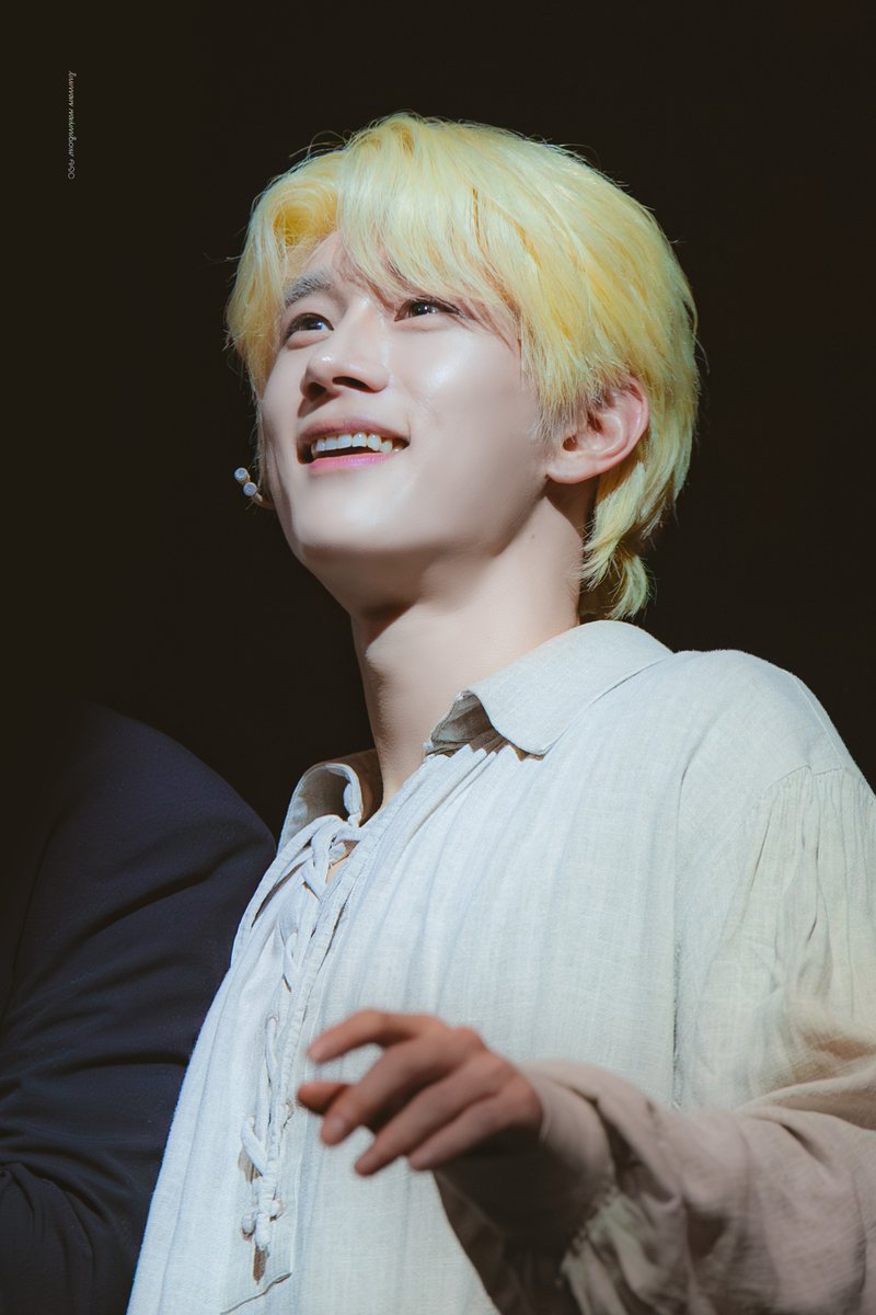 20260130 < 나르치스와 골드문트 >
yes24 마리아브론 포토타임
골드문트役  #김서환

💛 lunar-rainbow-pic.tistory.com/891