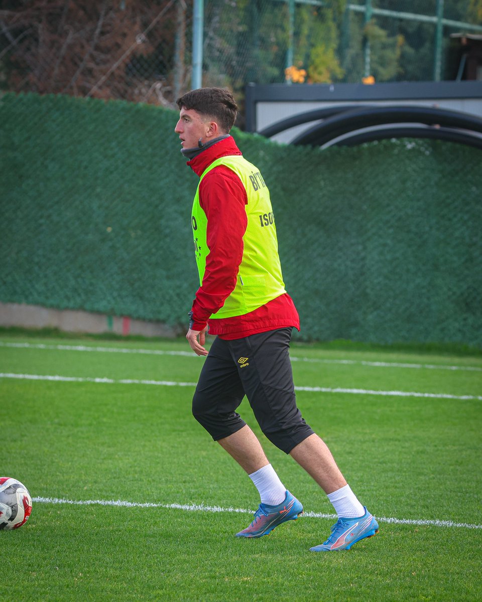 Göztepe'miz, bugün gerçekleşen antrenman ile Beşiktaş maçının hazırlıklarını sürdürdü👊

gozte.pe/4w8vex4e

#Göztepe #UrlaGünlüğü