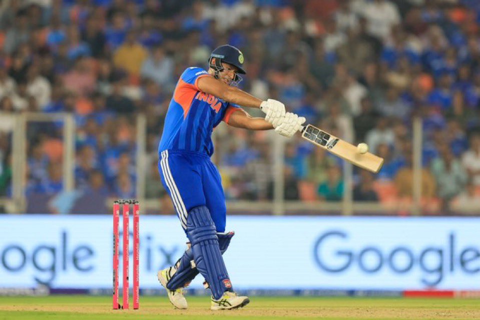DigestivBiscute's tweet photo. Suryakumar Yadav failed who will handle middle order?
- Shivam Dube

Bowler got injured who will bowl extra overs?
- Shivam Dube

🚨 WE DON'T APPRECIATE DUBE MUCH https://t.co/gyh77f7vKC