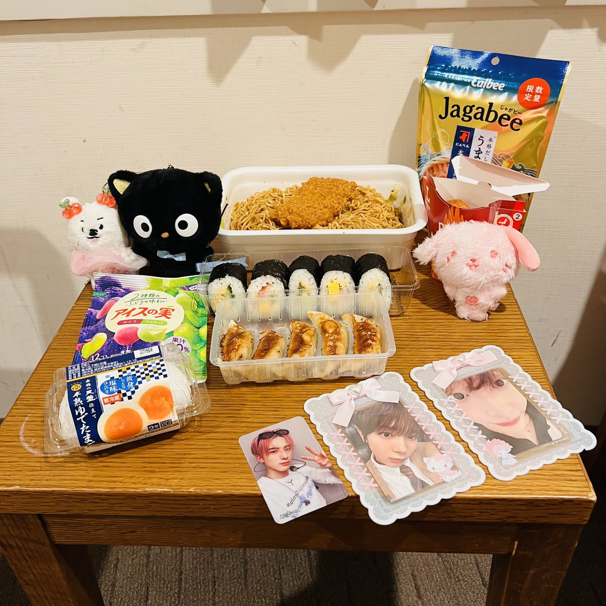 도쿄로 날아와준 친구들 조아...🫶
친구들이랑 영재 이야기 잔뜩하기😂👍
영재도 와서 같이 놀자~~
#손영재사랑해