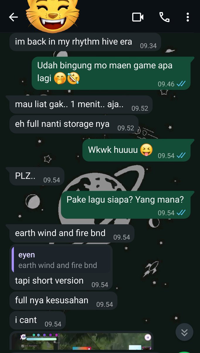 RizanaDita's tweet photo. Deketnya udah ditahap maksa liat doi maen game 😂 https://t.co/I4waqk4ZEy