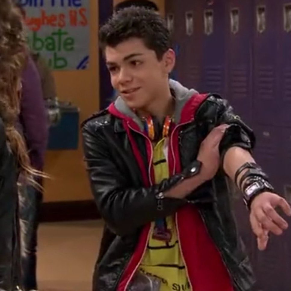 solelynostalgia's tweet image. them being the disney and nick versions of a dealer 😭