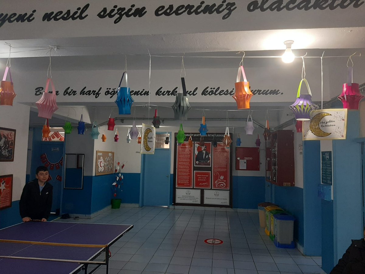 Ortakoymem's tweet photo. 🌙✨ Maarifin Kalbinde Ramazan ✨🌙Müdürlüğümüze bağlı okullarımızda Ramazan'ın manevi atmosferi süslenen koridorlarla karşılandı. https://t.co/d4wrYcutYp