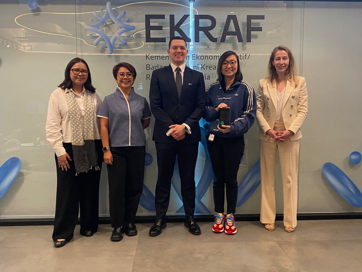 SpotifyPolicy tweet media