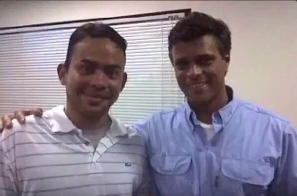 SonPolemicas's tweet photo. Leopoldo López dice que su amigo el "Descuartizador" Perez Venta, que asesinó y cortó en pedazos a una señora, es un "preso político" del Chavismo...Que opinan ustedes? https://t.co/OUZJpvf7KO