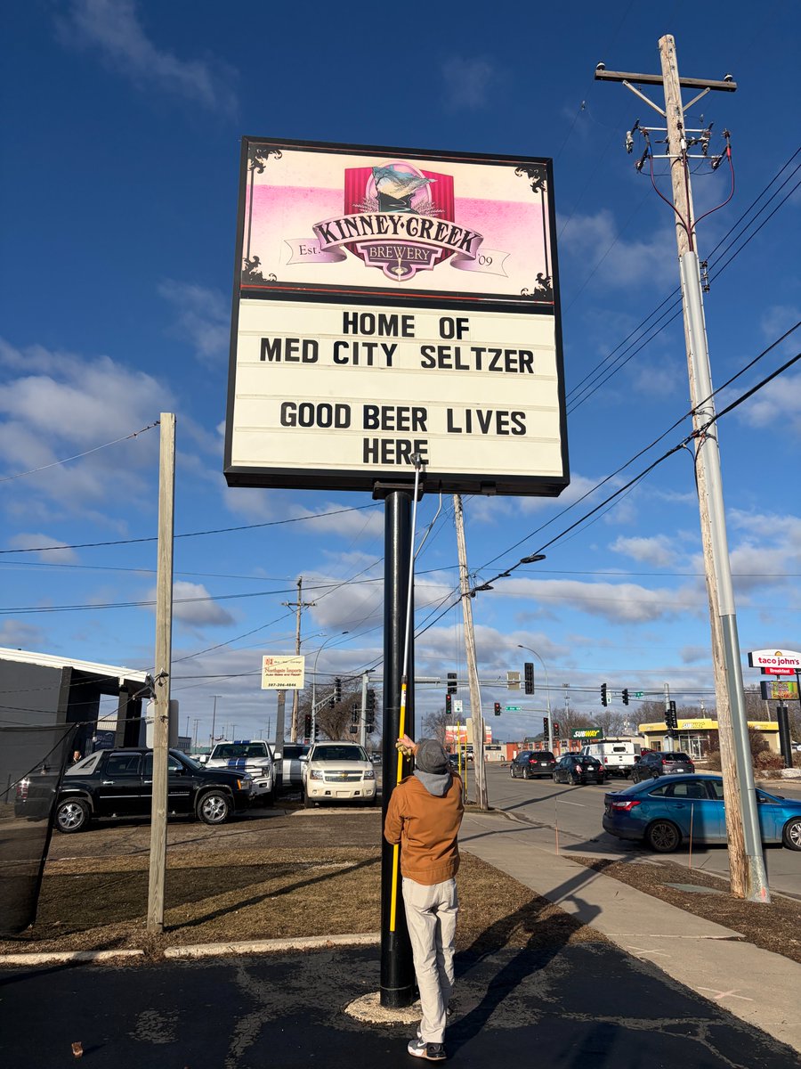 A little Wednesday sign refresh to get us through the week!
Your neighborhood brewery - open 7 days/week.

#rochestermn #rochmn #midweek #humpday #marqueeletters #marqueesign #marquee #brewery #mnbrewery #medcityseltzer #beer #craftbeer #seltzer #hardseltzer