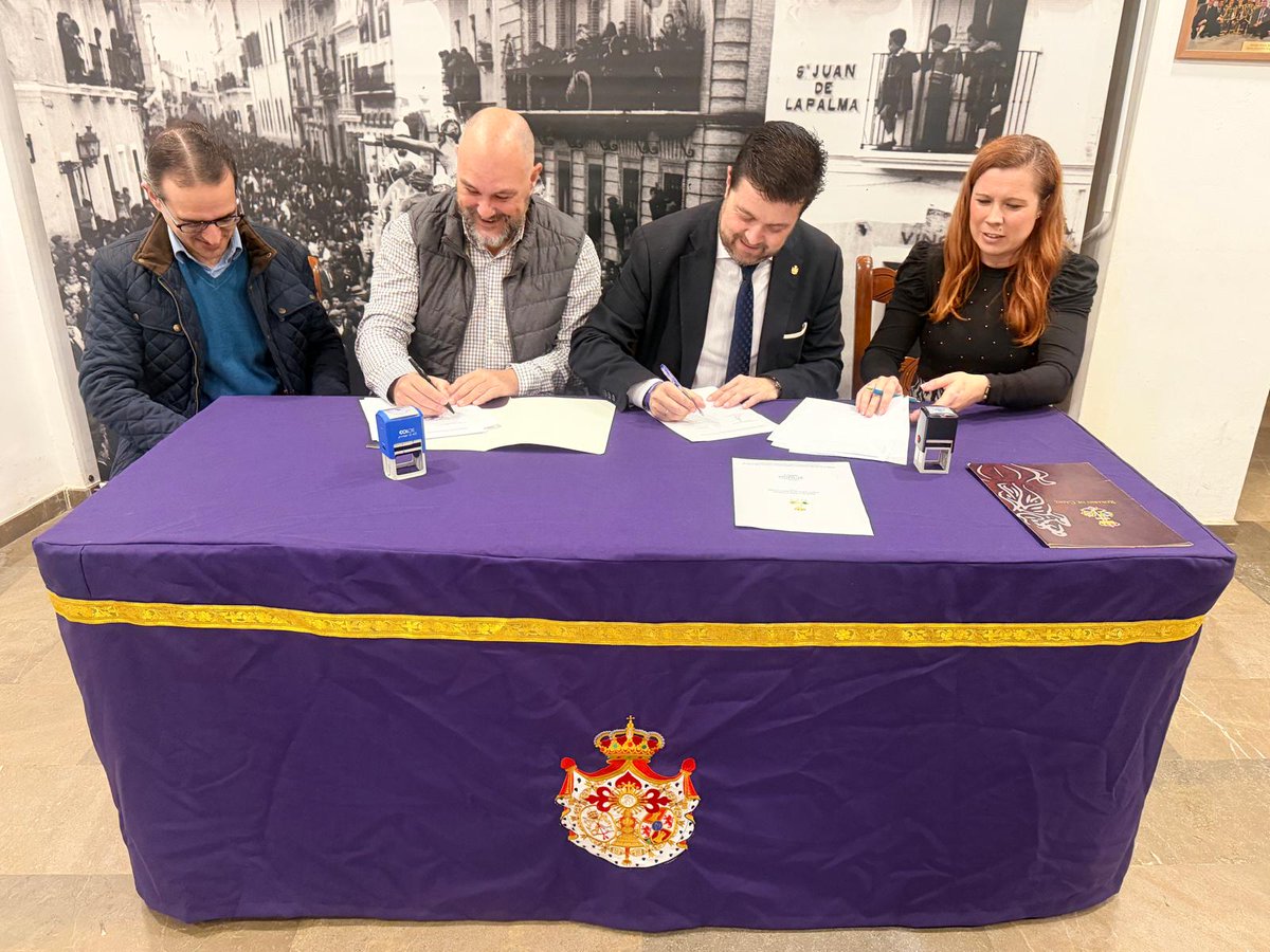 ✍🏻 En la tarde ayer, se formalizó la renovación del compromiso que nos une con nuestra querida <a href="/LaExaltacion/">Hermandad de la Exaltación</a> para acompañar al Santísimo Cristo de la Exaltación los próximos 𝐜𝐮𝐚𝐭𝐫𝐨 𝐚𝐧̃𝐨𝐬. 

Agradecemos nuevamente a toda su Junta de Gobierno la confianza en nuestra