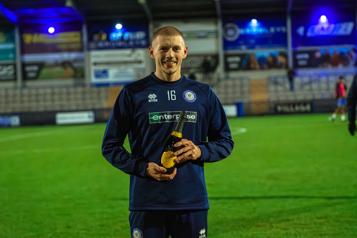 CurzonAshton's tweet photo. Prior to last night’s game we presented the award to your January ‘Player of the Month’ 🍾 

Congratulations, Ben! 

#UTN | #TheNash https://t.co/hhf0xlurwz