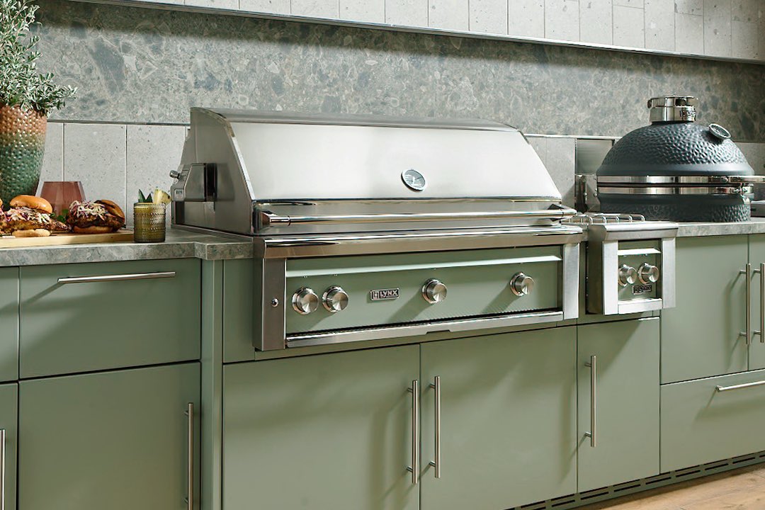 jmichael_studio's tweet photo. John Michael Studio’s signature powdercoat color range lets you design with a stunning range of colors and metallics to bring your dream kitchen to life. https://t.co/lBgYjGsbsc