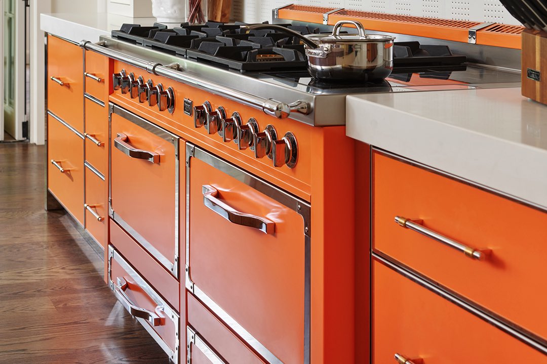 jmichael_studio's tweet photo. John Michael Studio’s signature powdercoat color range lets you design with a stunning range of colors and metallics to bring your dream kitchen to life. https://t.co/lBgYjGsbsc