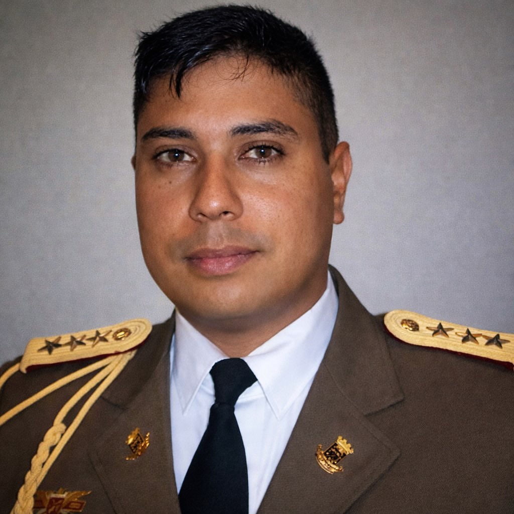 “Juan Carlos Caguaripano y la Operación David.

Mayo 2017. Una pizzería en Altamira. Nos sentamos a hablar de la operación. Mi hermano Reinaldo Cardozo estaba ahí. Él vio todo. Él sabe todo.

Comimos pizza como si nada. Pero debajo de la mesa hablábamos de un alzamiento militar.