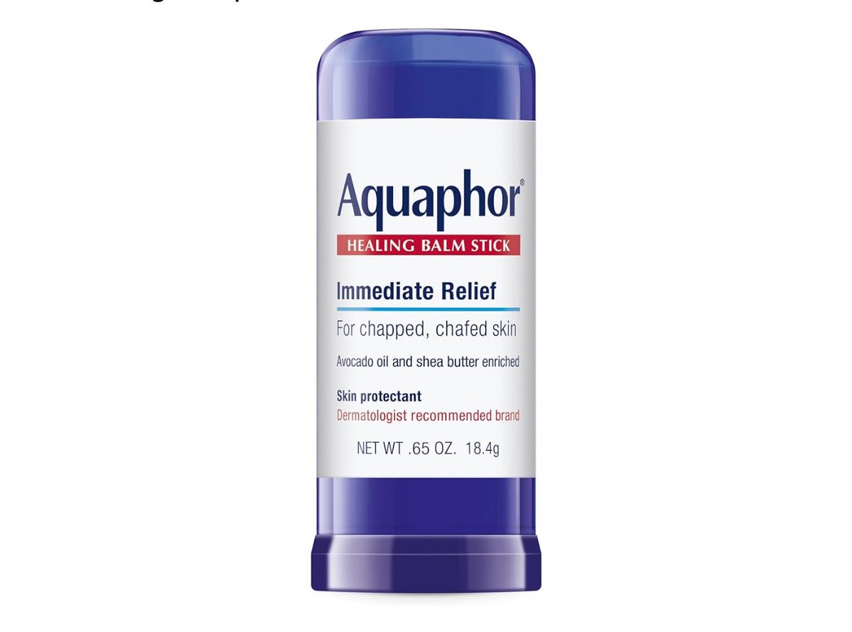 hablando  un poco de la maravillosa Aquaphor, usen esto en las noches,  en la zona de las ojeras y después me dan las gracias