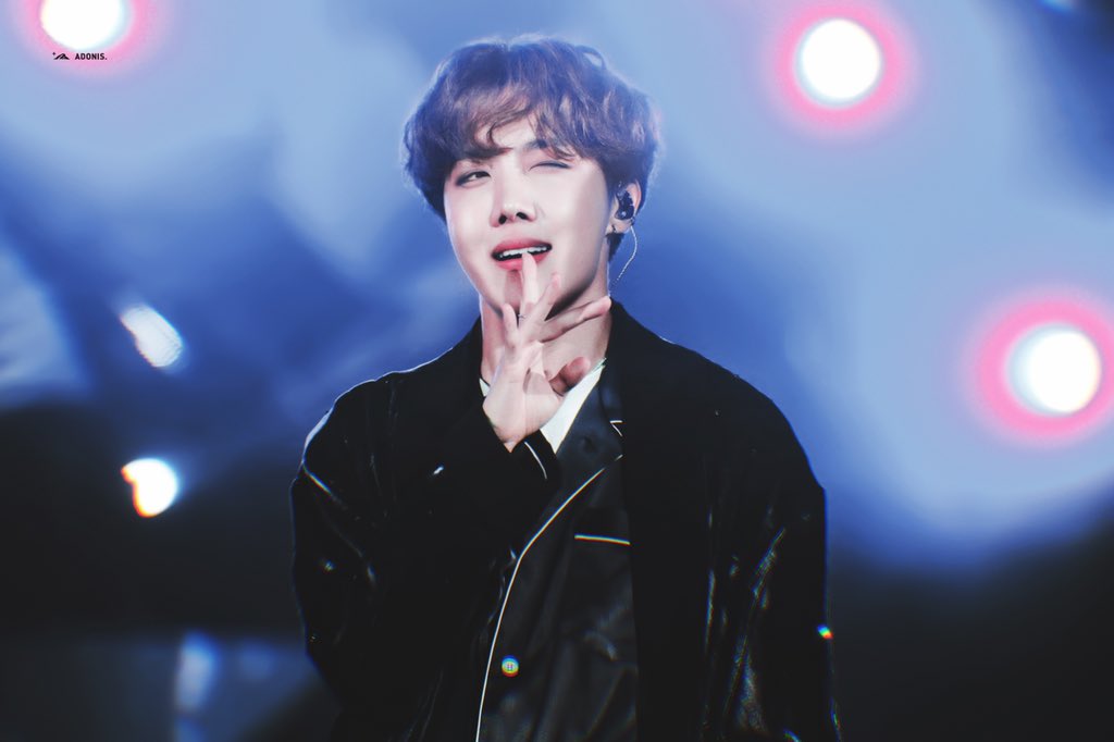 TN_2711's tweet photo. j-hope oppa, chúc mừng sinh nhật💜💜
#HAPPYJHOPEDAY
#HappyBirthdayJhope
#HopeBornToShine
#HopeBringsSweetDreams
#호비생일ㅊㅋ @BTS_twt https://t.co/0vpvFYaAk1
