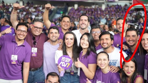 El Gobierno sostuvo a Godoy el tiempo suficiente para poder destituir ilegalmente a la abogada que por ley debía asumir el cargo en vez de Godoy, para poner como suplente a Damián Larco, un empleado de los Noboa y que descaradamente milita en ADN. Qué asco todo esto.