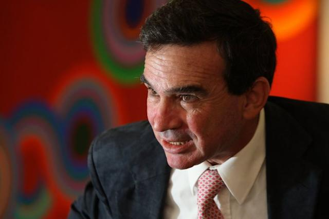 Mialygosa's tweet photo. 🏭 | Se Acabó la Joda

Javier Madanes: dueño de Fate y Aluar, fortuna de USD 1.500M, 12° más rico de Argentina. Se llenó de plata con subsidios, CEPO y proteccionismo. Aportante de Alberto 2019. Hoy llora "quiebra" porque toca competir.

¿El negocio era la industria o el Estado? https://t.co/hYeaWF8a1D
