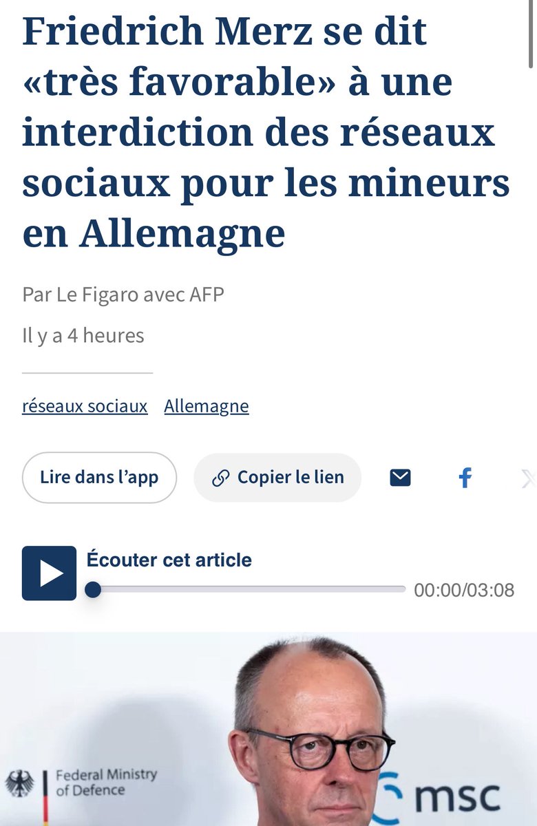 Le Président <a href="/EmmanuelMacron/">Emmanuel Macron</a> est isolé, épisode 663838...😏

Le consensus s'installe progressivement, comme une évidence. Il faut protéger les plus jeunes de ses déversoirs de haine et de Fake News que sont les réseaux sociaux !!! 👏🏻
IMPÉRATIF, VITE !!