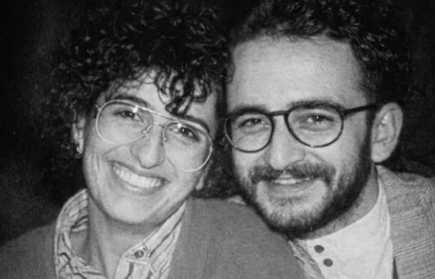 Hasret Gültekin’in eşi Yeter Gültekin hayatını kaybetti.
Yeter Gültekin, hayatının son 33 yılını adalet mücadelesiyle geçirdi.Sevgili evladı Roni başta olmak üzere, tüm ailesinin acısını paylaşıyor, başsağlığı diliyorum. Işıklarda uyusun.