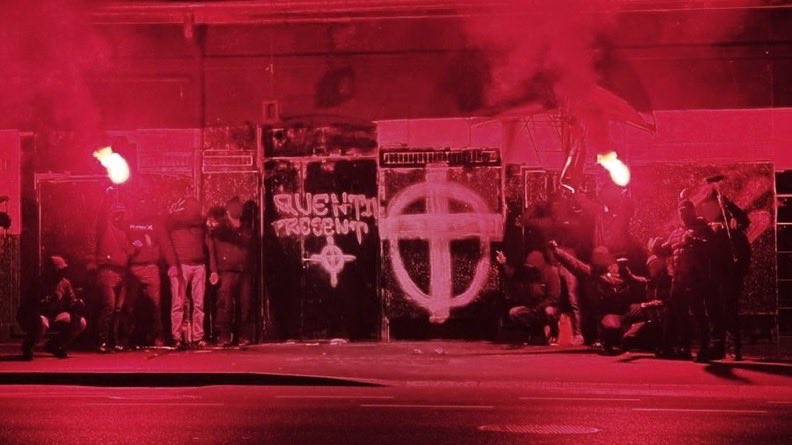 PsyGuy007's tweet image. 🚨 🇨🇭 ALERTE INFO : À Lausanne des patriotes ont pris d'assaut le QG d'Antifas et ont rendu hommage à Quentin devant le bâtiment. Bravo à eux ! (@HelvetDux)

Un ❤️ pour les patriotes Suisses‼️