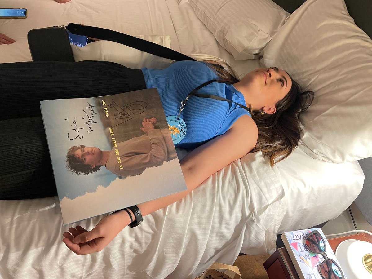 mikaela ✨ tweet media
